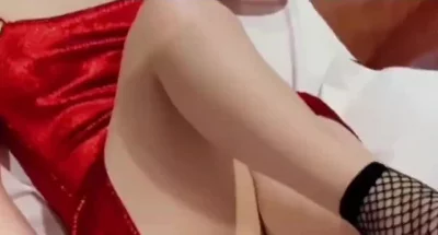 给大家展示一下身材。希望大家喜欢